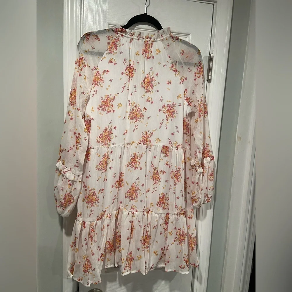 NWT Vince Camuto Size S White Floral Ruffle Flowy Long Sleeve Sheer Mini Dress